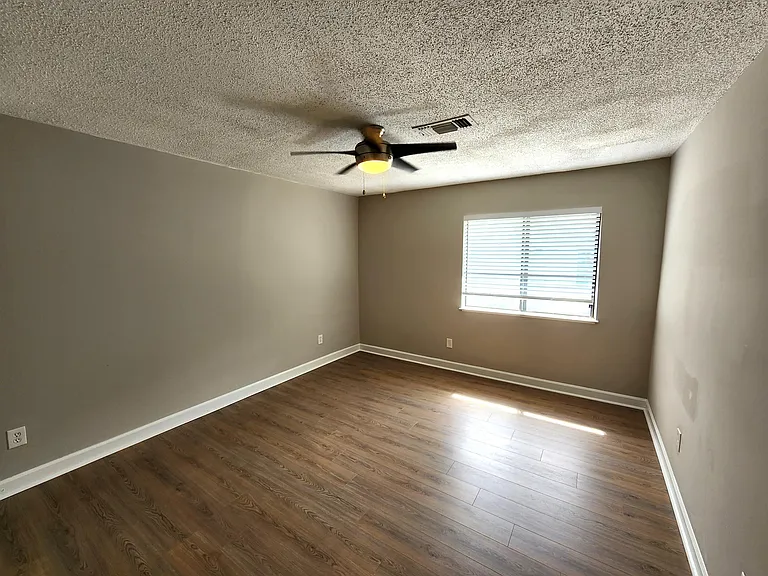 1406 Wingate Way #1 — Photo 7