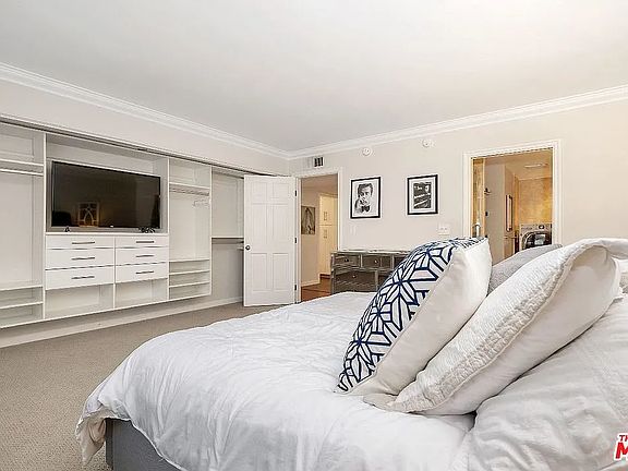 3rd image of 6736 Hillpark Dr APT 304