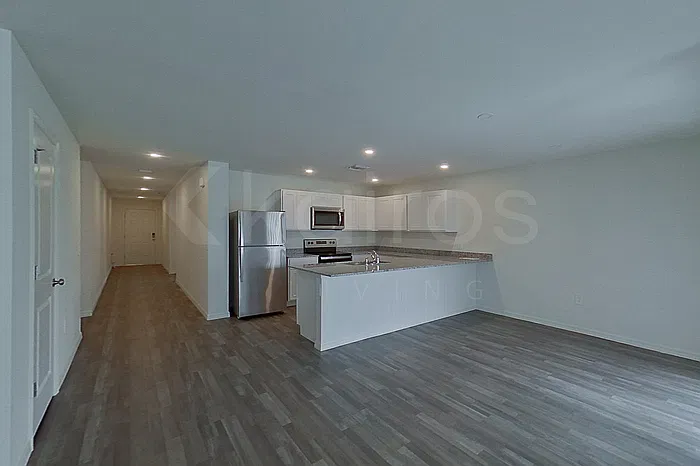 4 bed, 2.0 bath, 1665 sqft, $1,895 — Photo 3