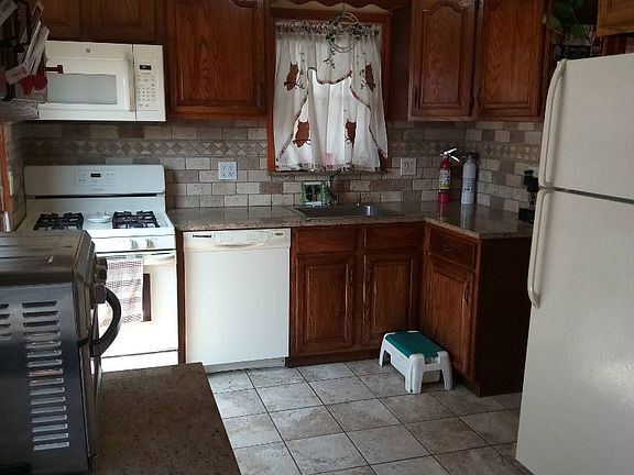 2nd image of 51B Edgewater Park Park #51B