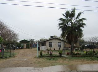 446 Morales, El Cenizo, TX 78046