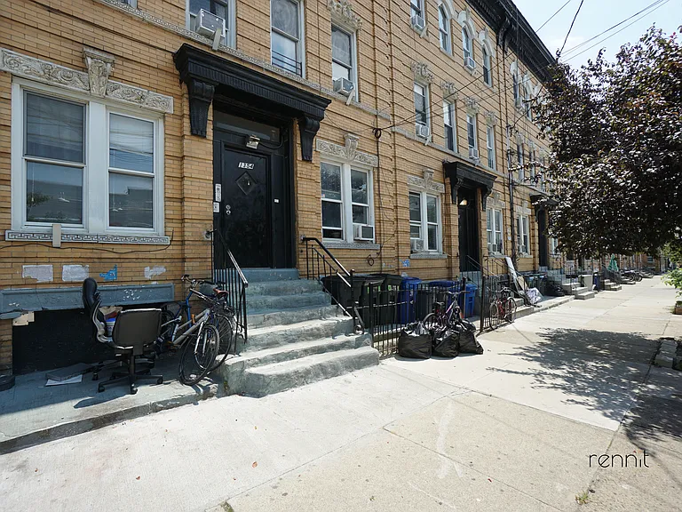 1354 Willoughby Ave #2L — Photo 11