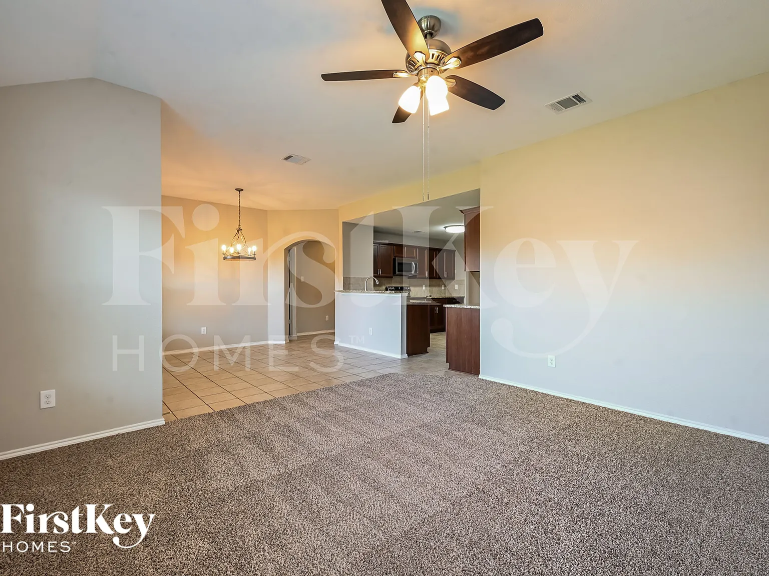 4 bed, 2.0 bath, 1801 sqft, $2,270 — Photo 4