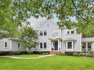 529 Manor Brook Dr, Chagrin Falls, OH 44022