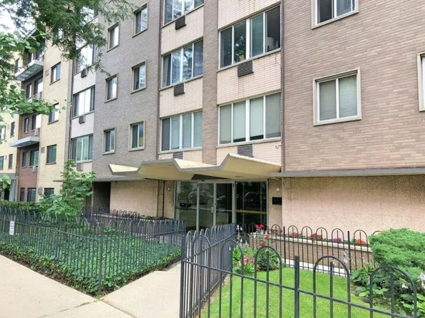 539 W Stratford Pl APT 501, Chicago, IL 60657