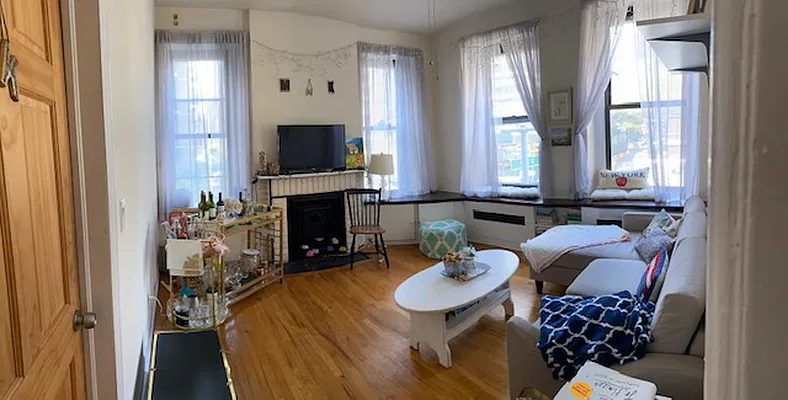 Rented by Aryeh Realty | media 19