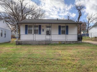 1014 Sycamore St, Carthage, MO 64836