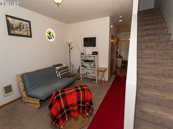 3rd image of 995 SE 13th Ave