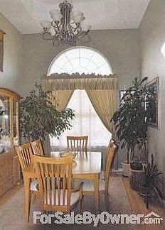 5th image of 11 Paige Ln