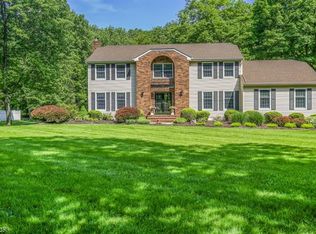 110 W Springtown Rd, Long Valley, NJ 07853