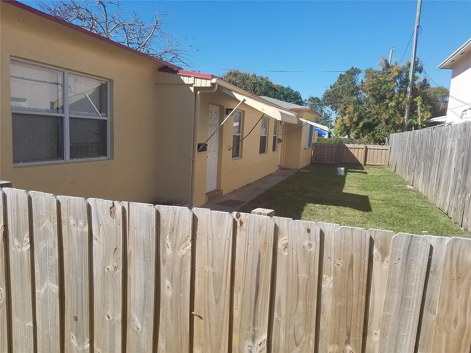 2 bed, 2.0 bath, 2172 sqft, $1,900 — Photo 1