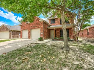 2046 Lake Trail Dr, Heartland, TX 75126
