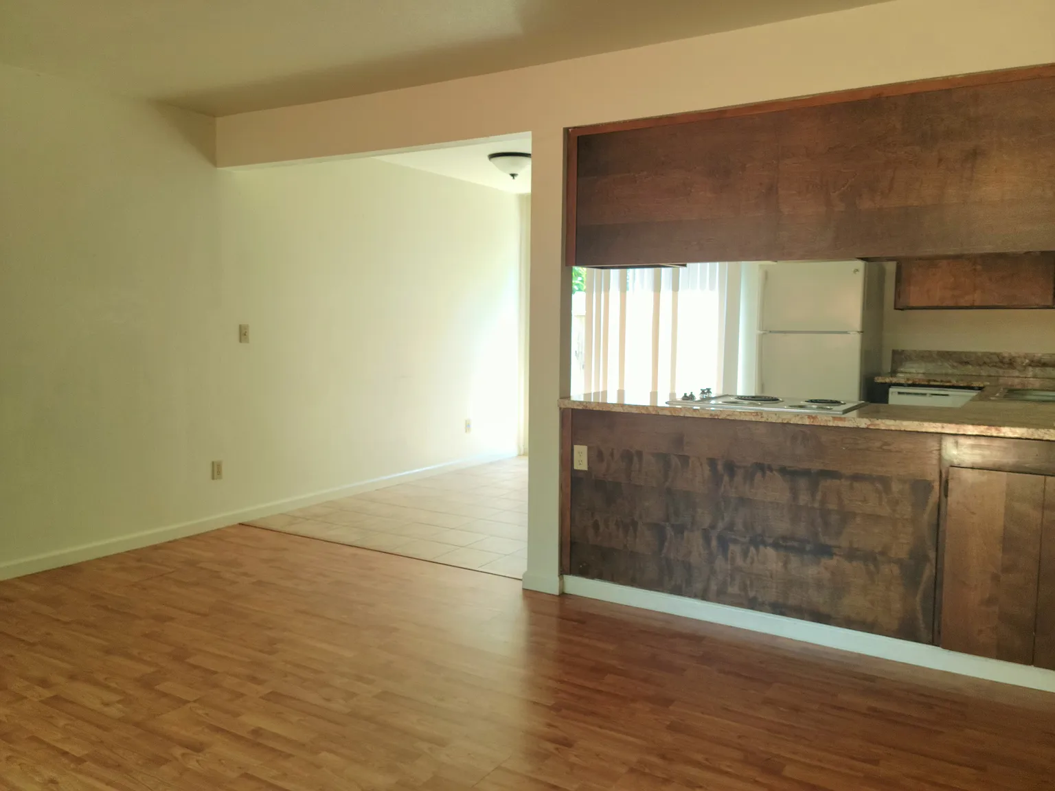 1166 Hobart St — Photo 4