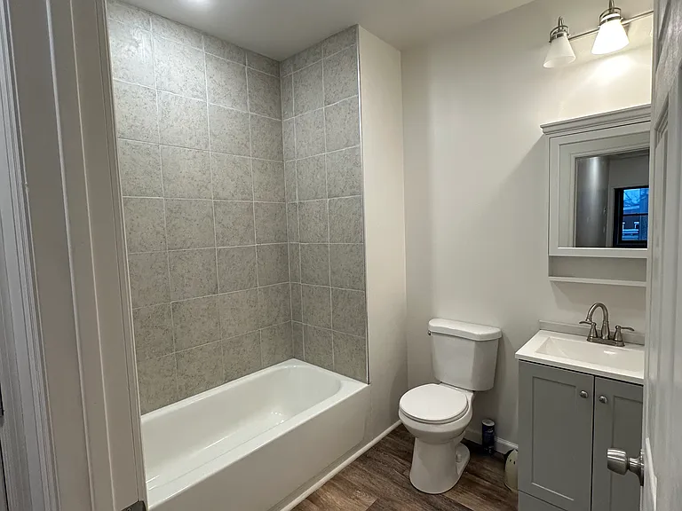 31 Benkard Ave #3 — Photo 3