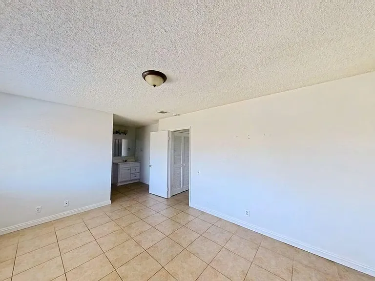 13677 Golden Eagle Ct — Photo 12