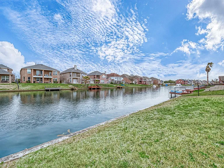 18118 Billabong Crescent Ct — Photo 46