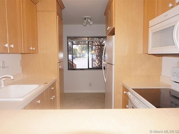2nd image of 153 Lakeview Dr APT 106