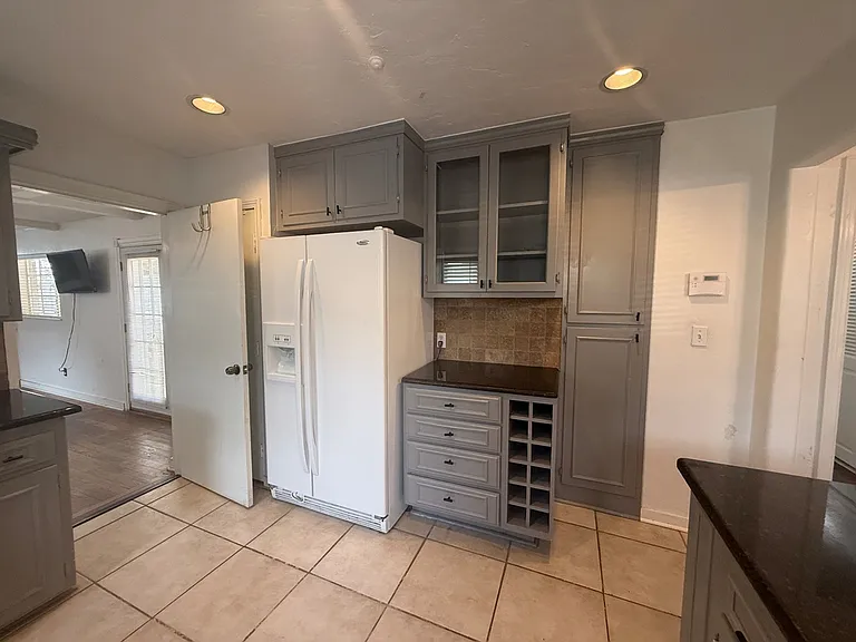 3105 NW 21st St — Photo 12