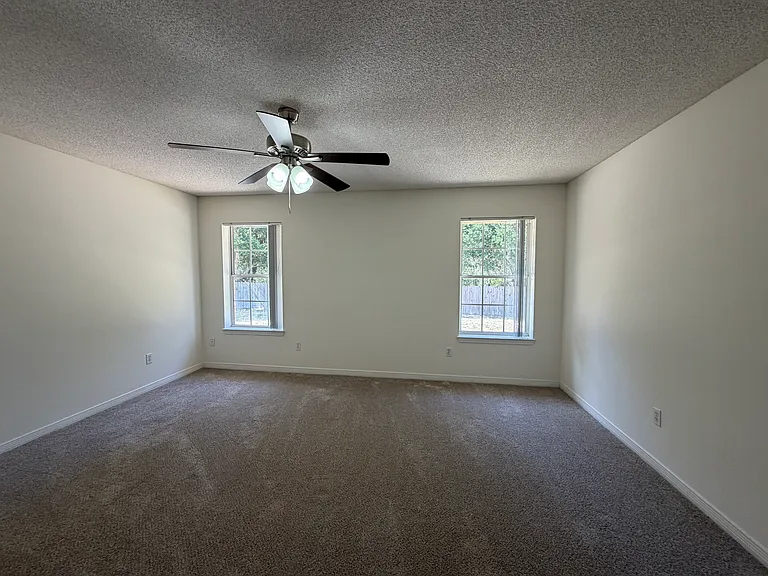 562 Batten Blvd — Photo 19