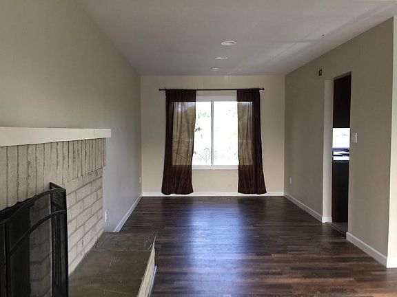 3rd image of 3082 Driscoll Dr