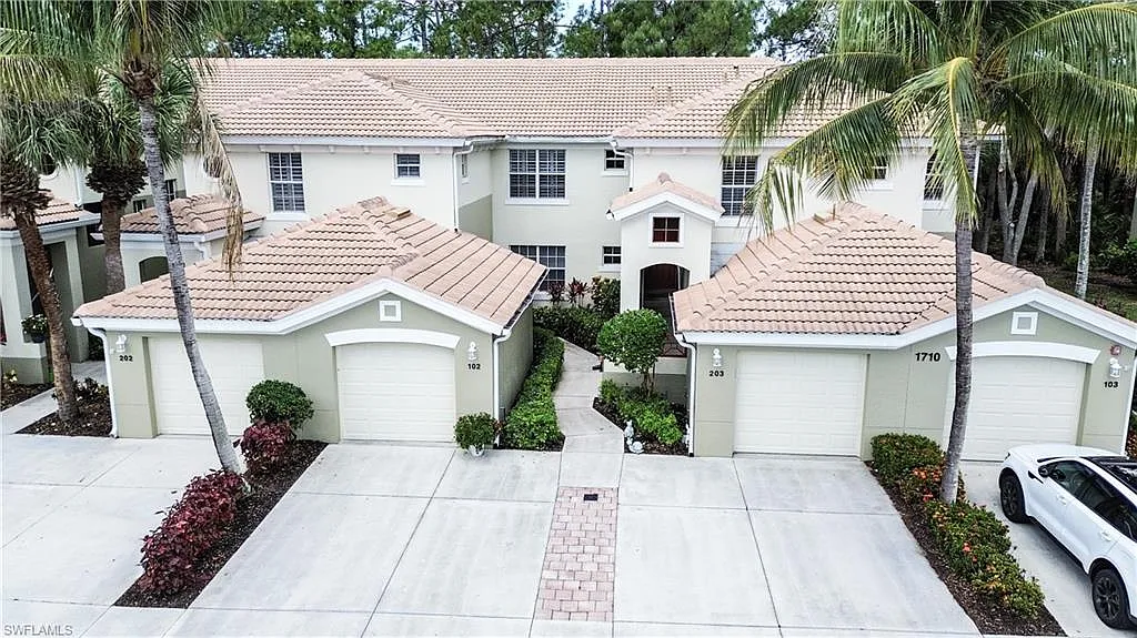 2 bed, 2.0 bath, 1537 sqft, $2,200 — Photo 1