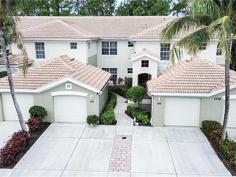 1710 Tarpon Bay Dr S #4 — Photo 1