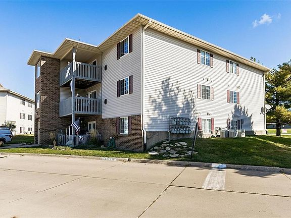 2nd image of 1040 Duchess Dr