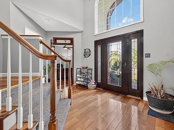 5th image of 2780 Dunvegan Dr