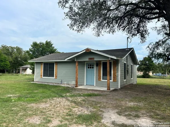 1111 W Fannin St., Beeville 78102
