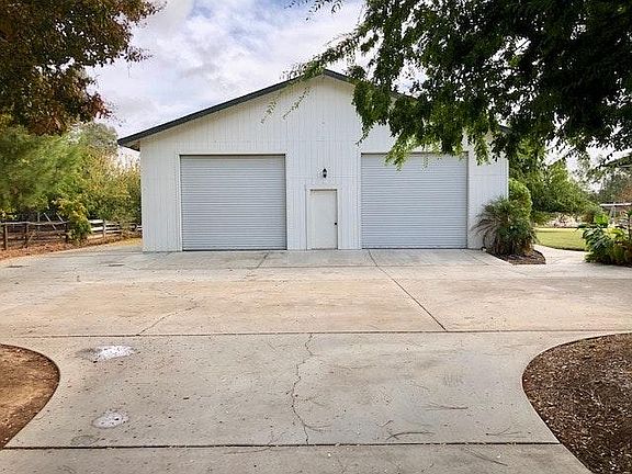 front of 3000' warehouse