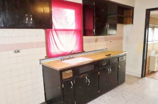 5th image of 12336 S Elizabeth St