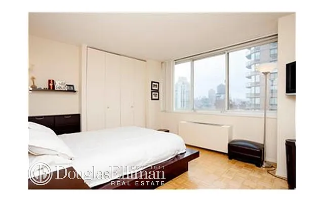 Rented by Douglas Elliman | media 8