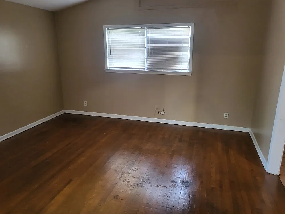 3 bed, 2.0 bath, 1380 sqft, $1,400 — Photo 2