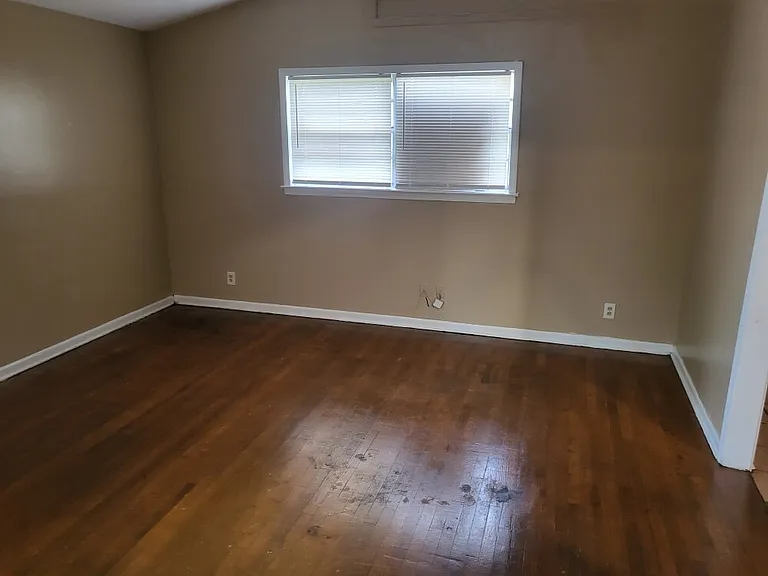 4818 Peace St — Photo 2