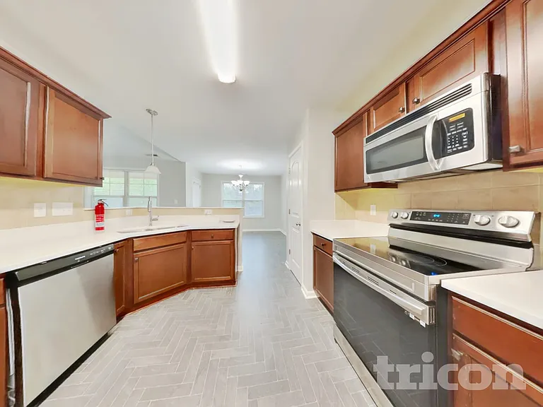 295 New Castle Ln — Photo 6