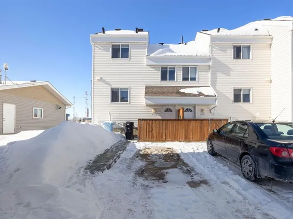 711 SE Beacon Hill Dr #63, Wood Buffalo, AB T9H 3R5