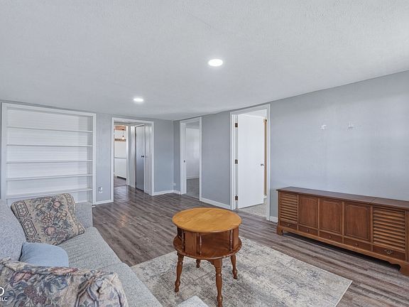 5th image of 1070 W 550 S