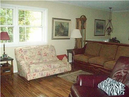 2nd image of 8216 Heather Pl