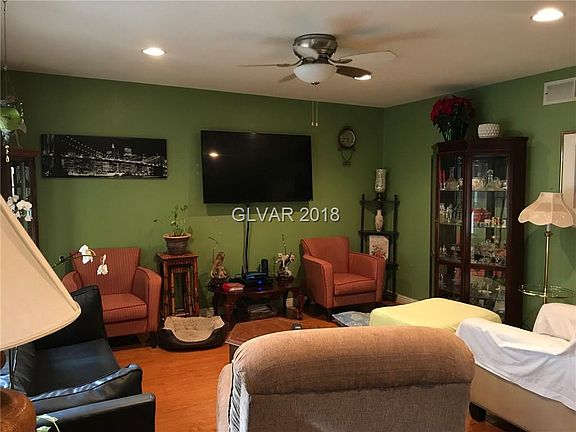 3rd image of 3528 Kensbrook St