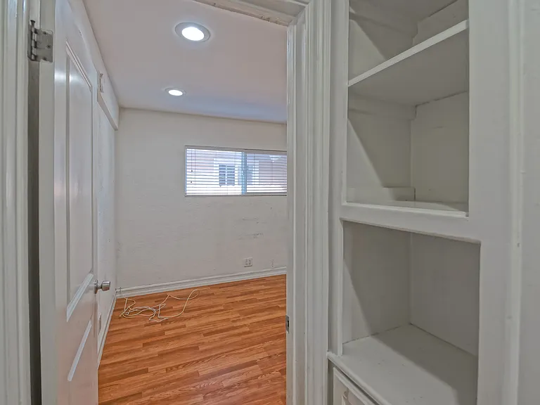 4541 W 172nd St #1A — Photo 7