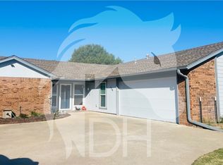 920 Quail Creek Dr, Enid, OK 73703