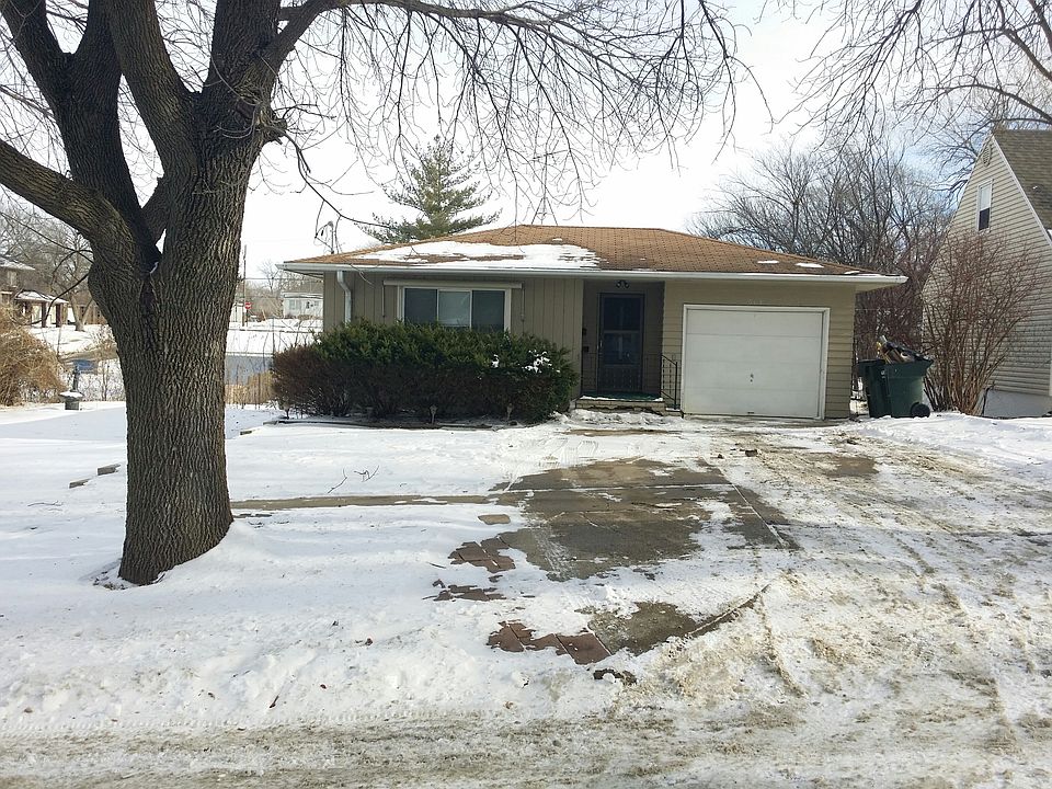 1st image of 606-08 S Irene St