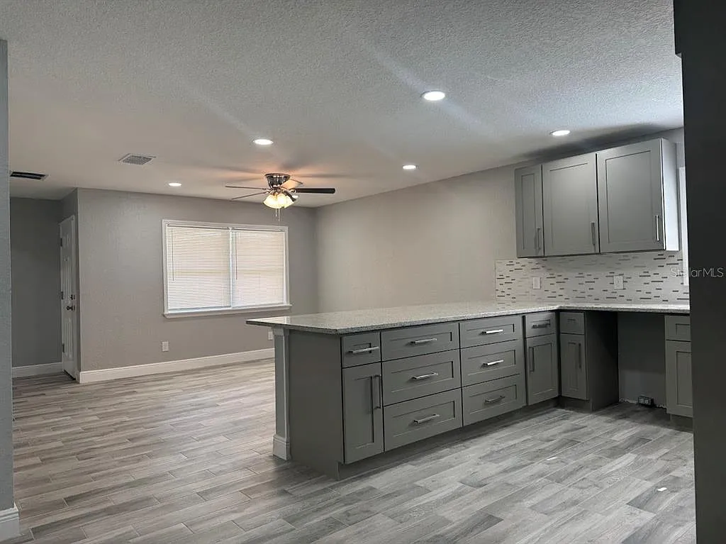 4 bed, 3.0 bath, 1727 sqft, $1,650 — Photo 4