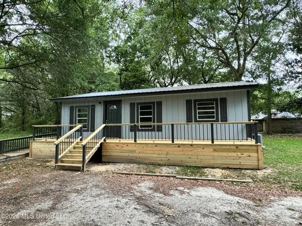 2708 24th St, Pascagoula, MS 39581