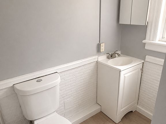 4th image of 26 Elizabeth St Floor 3