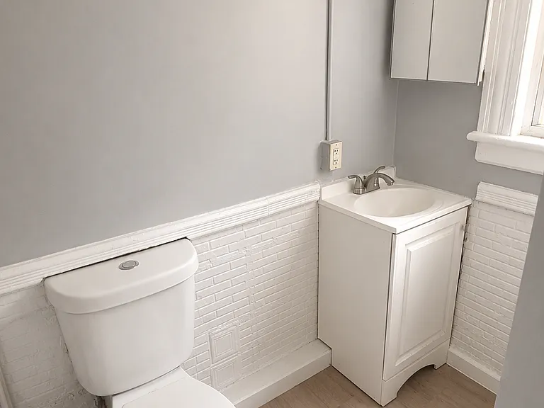 26 Elizabeth St #3 — Photo 3