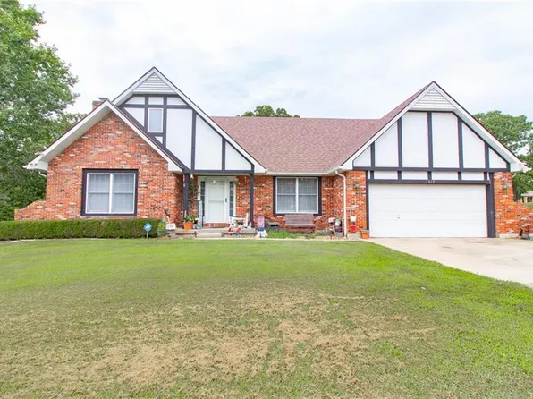 1519 Shady Ln, Warsaw, MO 65355
