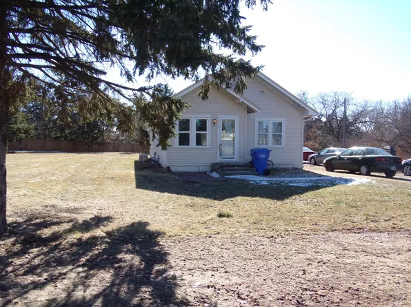 413 2nd St SE, De Smet, SD 57231
