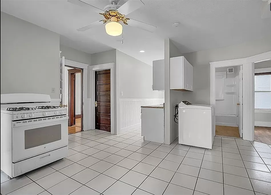 4 bed, 1300 sqft, $2,600 — Photo 4