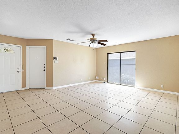3rd image of 12843 Maple Park Dr